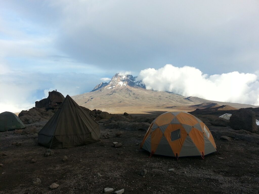 Successful tent pitching in the mountains 2 kilimanjaro 342696 1280